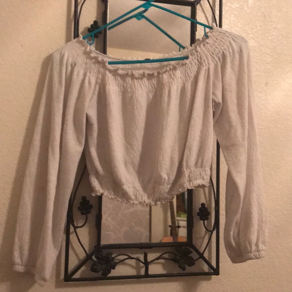Cropped long sleeve top